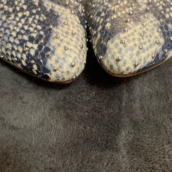 Steve Madden gray  Snake Print Women's Mules. - Picture 9 of 9